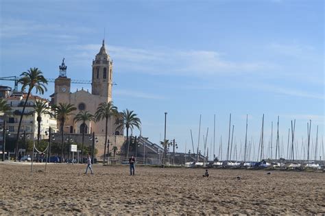 playas gay sitges|Guía gay para Sitges 2023: cultura, hoteles, bares,。